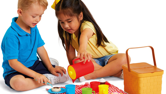 busy-me-picnic-playset
