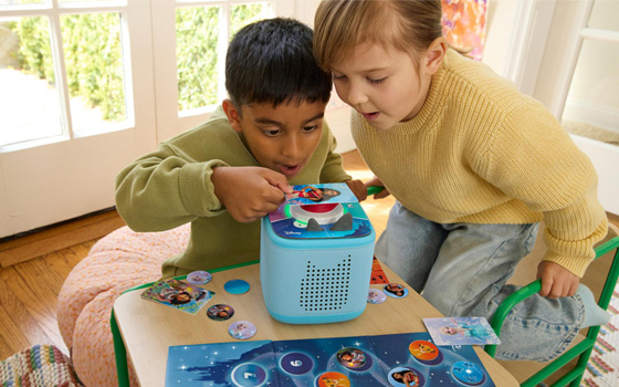 Children playing with a Toniebox 2 game