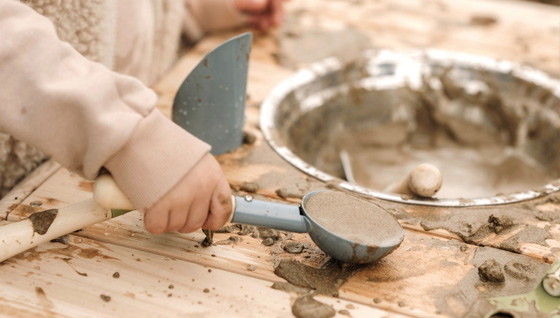 mud-kitchen-blog-story1