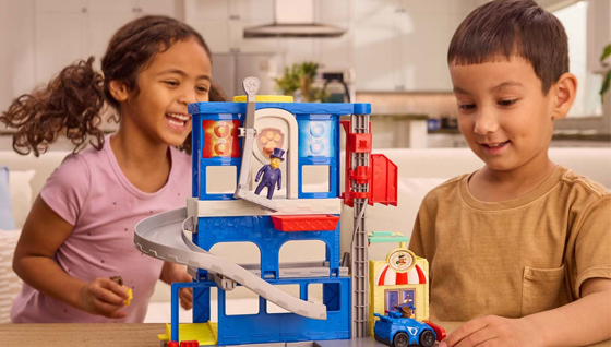 children-playing-with-paw-patrol-playset