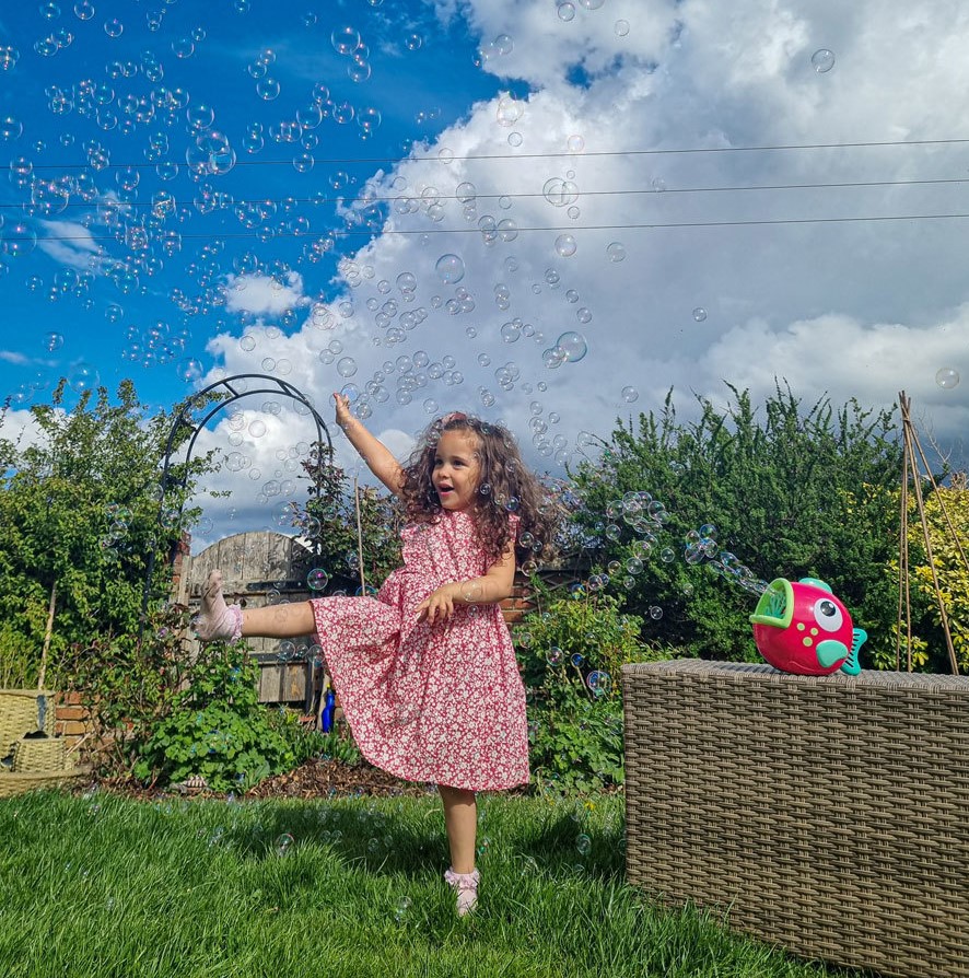 Fish bubble machine.