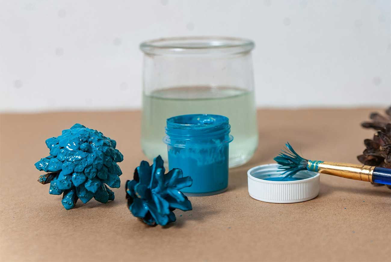 Painted pinecones