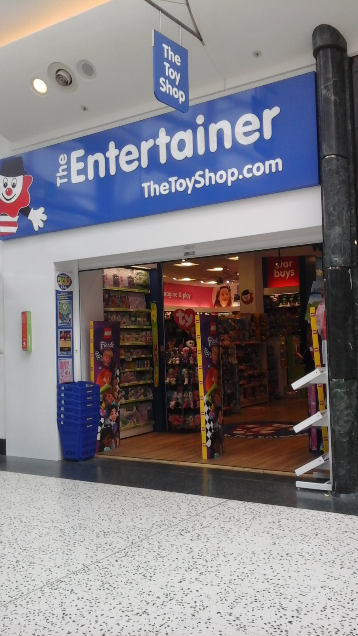 The Entertainer - Leeds White Rose The Entertainer - Leeds White Rose