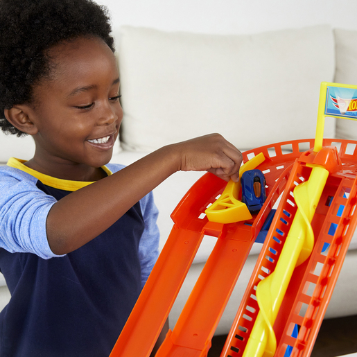 Hot Wheels Roller Coaster Rally Playset with Car The Entertainer