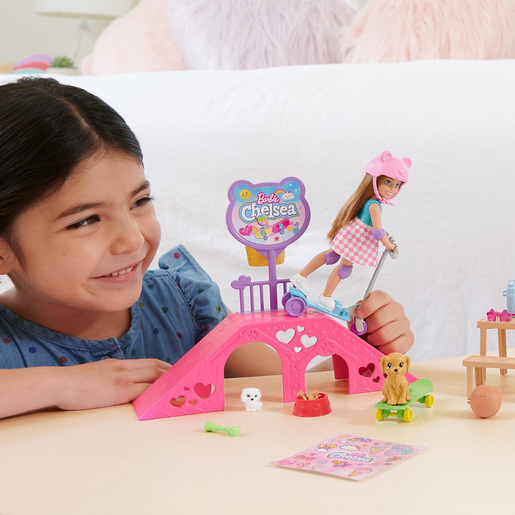 Barbie Chelsea Doll Playset The Entertainer1