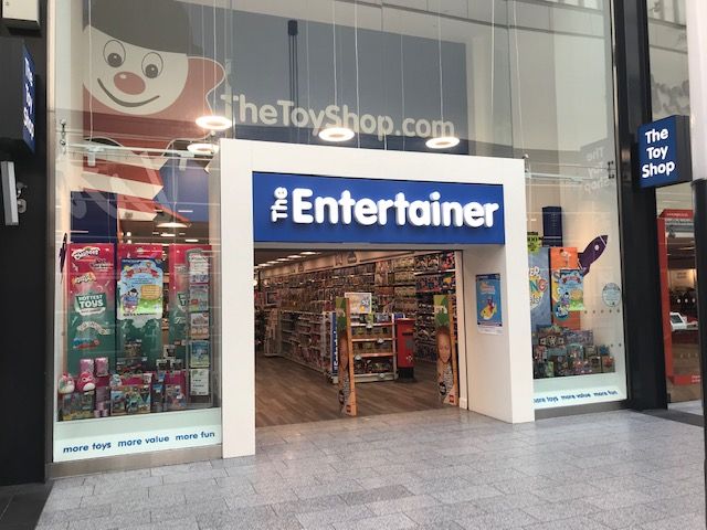 The Entertainer - Hull