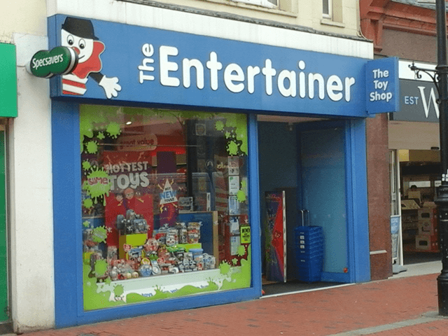 The Entertainer - Reading