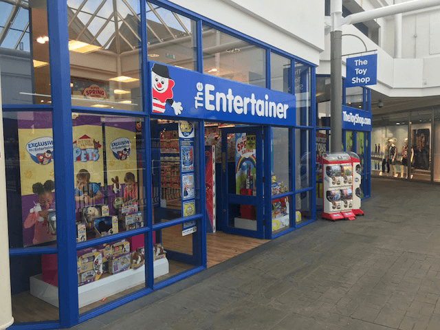 The Entertainer - Winchester The Entertainer - Winchester