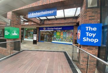 The entertainer online cribbs causeway